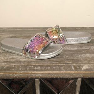 Flip sequins slide